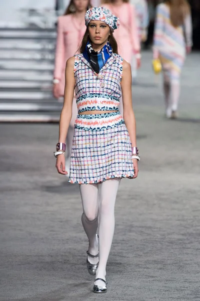 Look 37